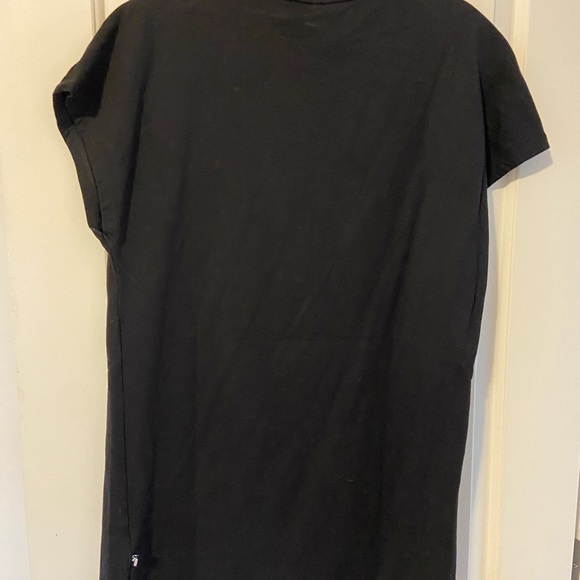 Puma Long black T - Picture 2 of 2